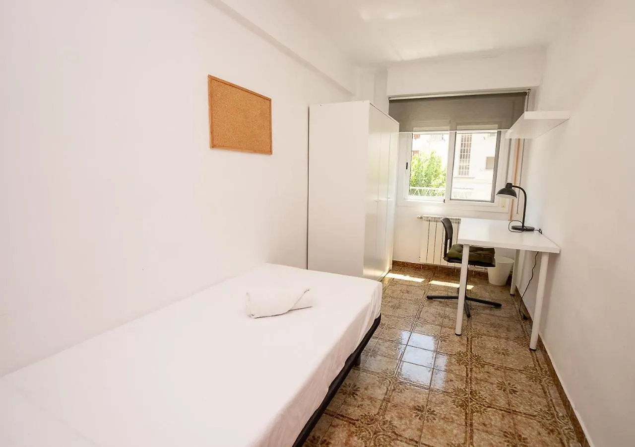 Espacioso Piso De 4 Habitaciones Cerca Del Mar Tarragona Apartament