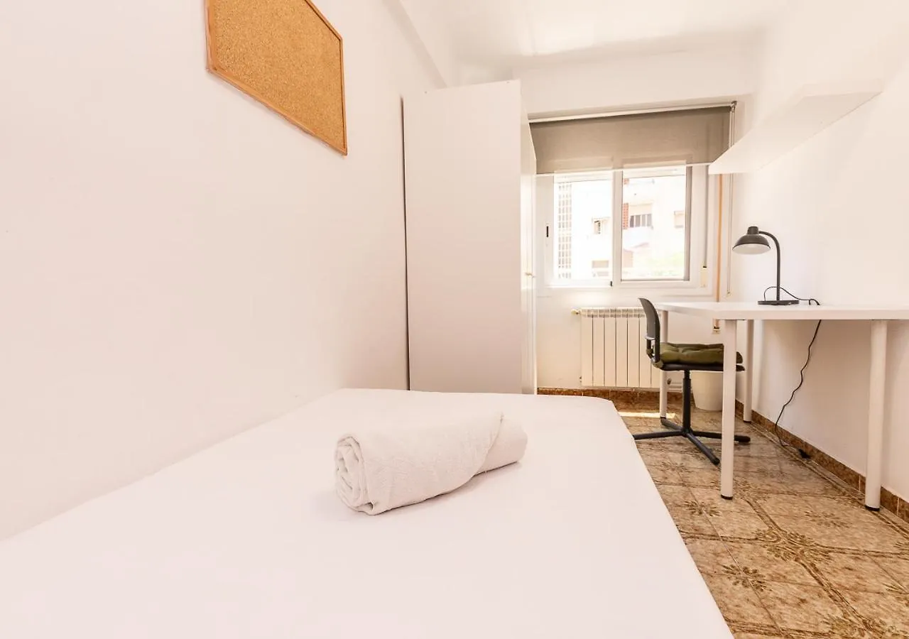Espacioso Piso De 4 Habitaciones Cerca Del Mar Tarragona 0*,  Hiszpania